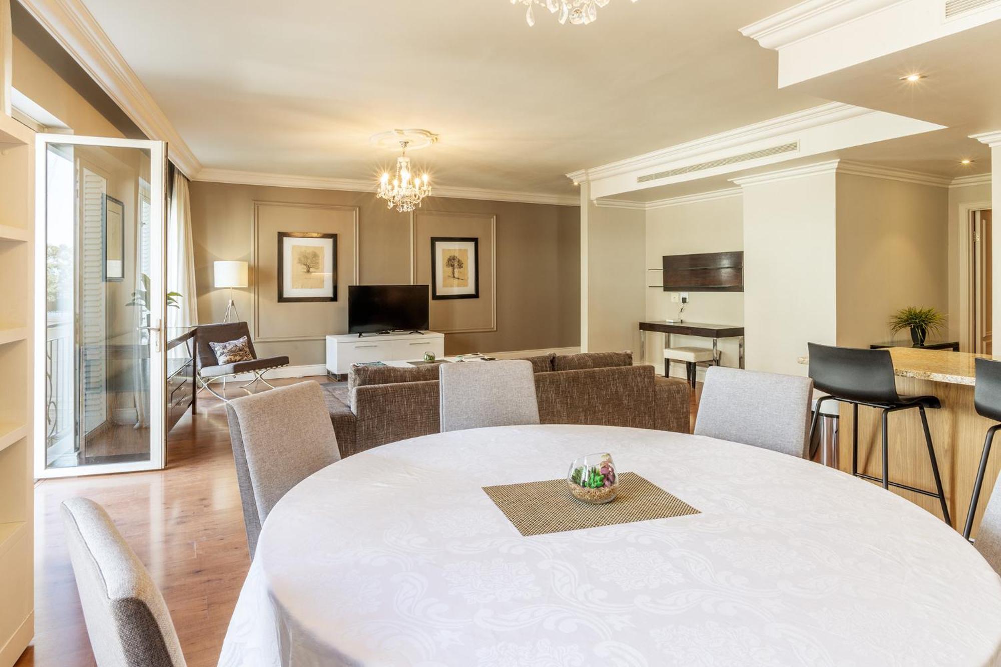 Cape Royale Luxury By Nivar Cape Town Exterior photo